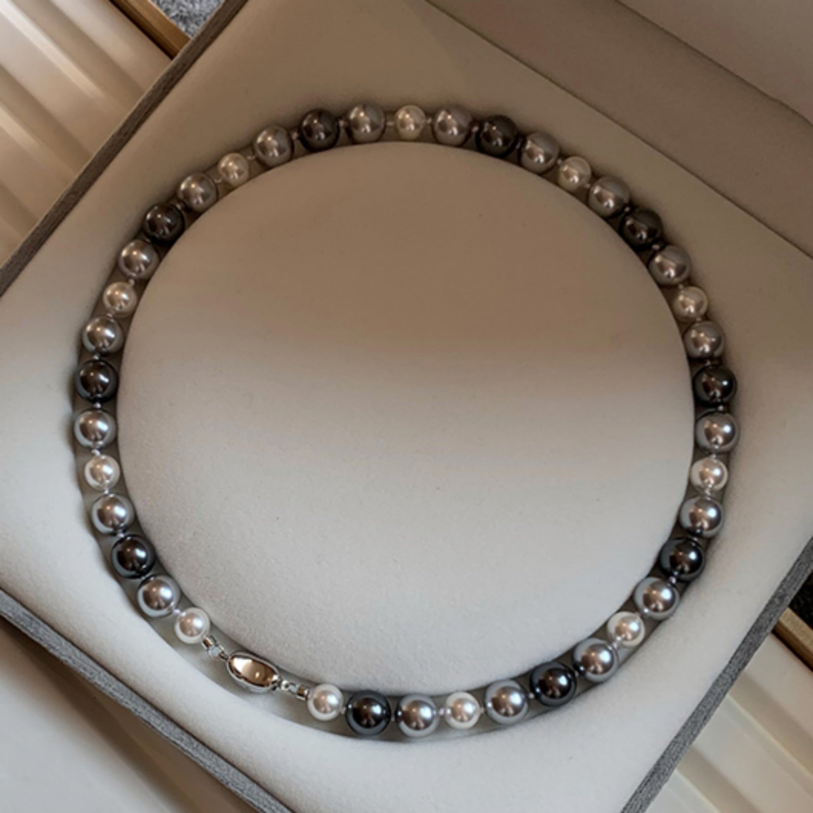 New Fashion Pearl Necklace 10mm High Luster Shell Pearl Necklace Silver Clasp 20 inch / 50cm