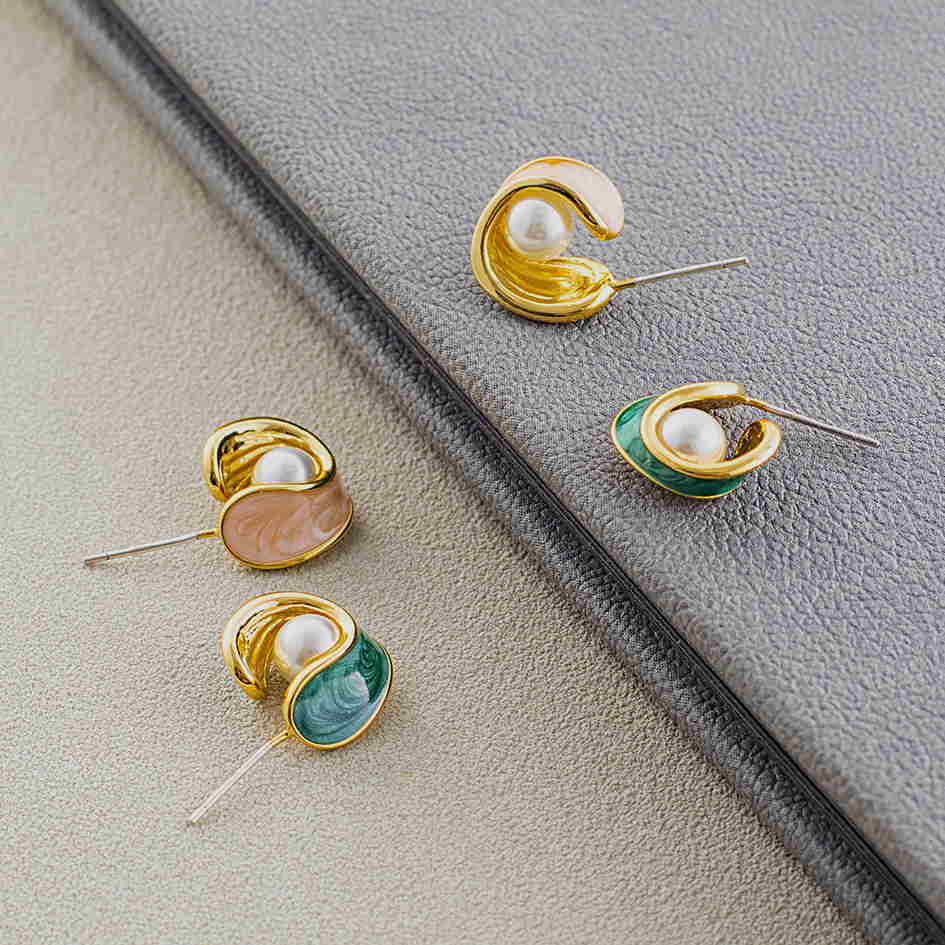 Aretes de perlas de agua dulce, aretes en forma de U de oro de 14 quilates con perlas blancas y pasador de plata