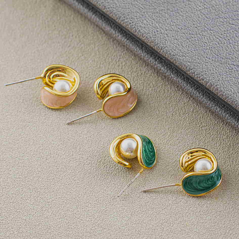 Aretes de perlas de agua dulce, aretes en forma de U de oro de 14 quilates con perlas blancas y pasador de plata