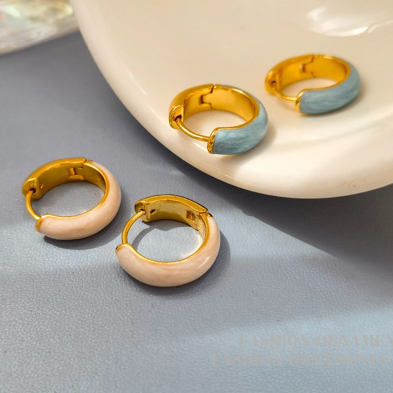 Pendientes de aro de esmalte azul Pendientes de aro anchos pequeños franceses chapados en oro con pasador de plata S925