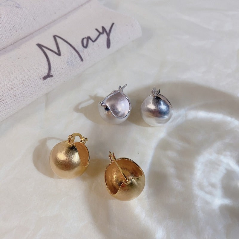 Pendientes Huggie de bola de oro | Pendientes de aro con cúpula de oro y plata | Pendientes de aro gruesos