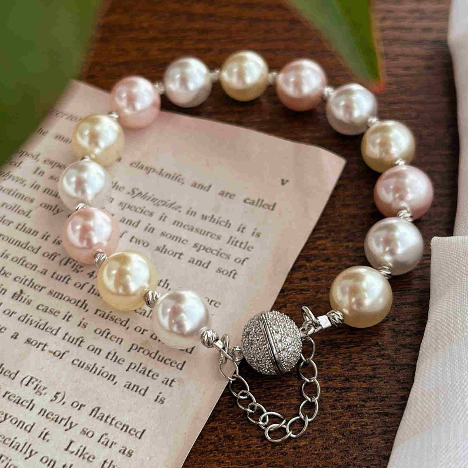 New Fashion Pearl Necklace 10mm High Luster Shell Pearl Necklace Silver Clasp 20 inch / 50cm