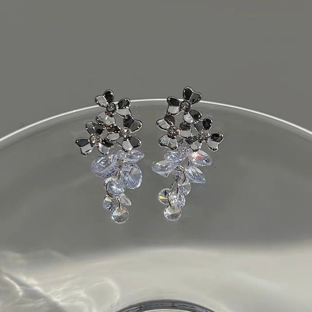 Pendientes colgantes con circonita, clip y alfiler, elegantes pendientes con tema de uva en plata de ley