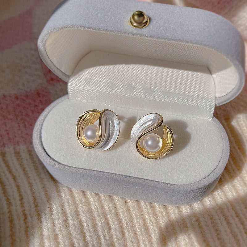 Aretes de perlas de agua dulce, aretes en forma de U de oro de 14 quilates con perlas blancas y pasador de plata