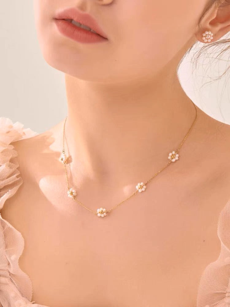 Daisy Freshwater Pearl 18K Gold Plated Necklace Elegant Flower Design Chocker