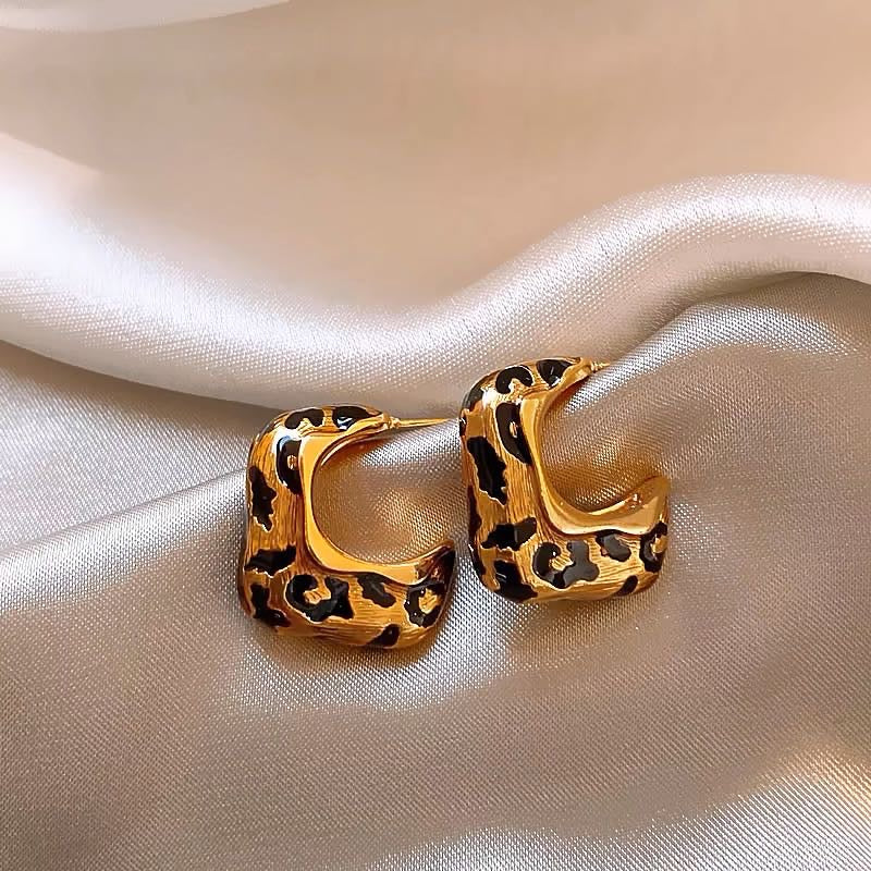 Pendientes de aro con estampado de leopardo Pendientes de diseño grueso dorados Pin plateado