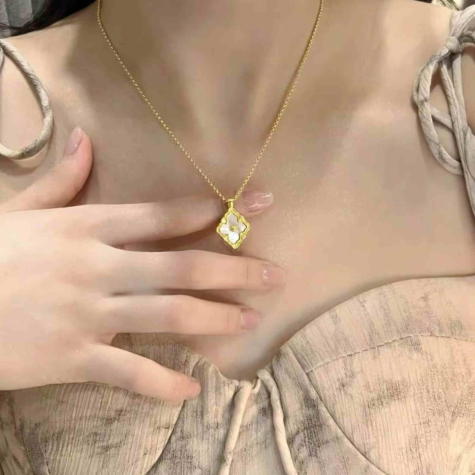 Luxury Mother of Pearl Clover Necklace 14K Gold Plated Chain Necklace