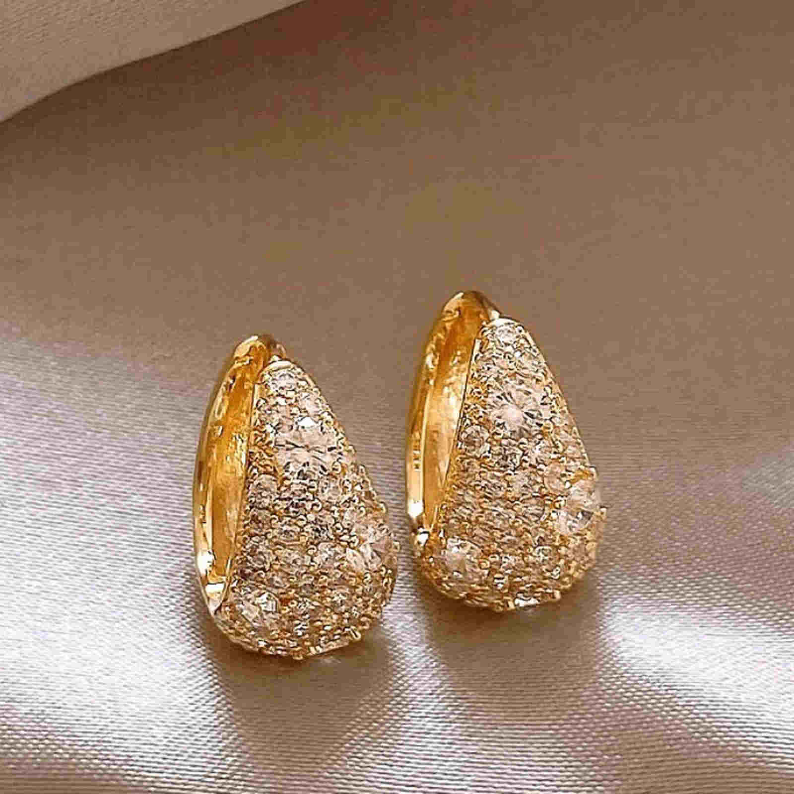 18 Karat vergoldete klobige Creolen, Huggie-Creolen mit Halbdiamanten und S925-Silberstift