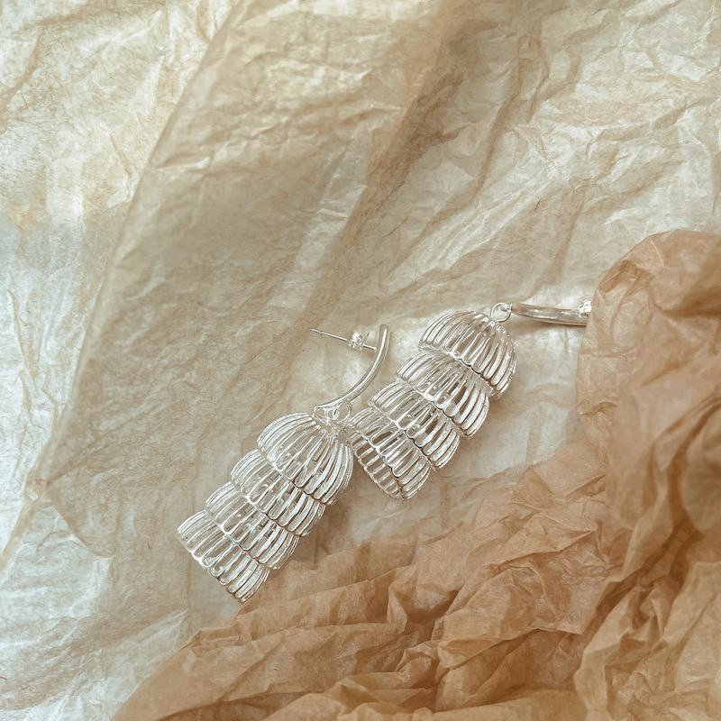 Pendientes de medusa de plata Pendientes de clip y alfiler Pendientes colgantes de plata elegantes hechos a mano