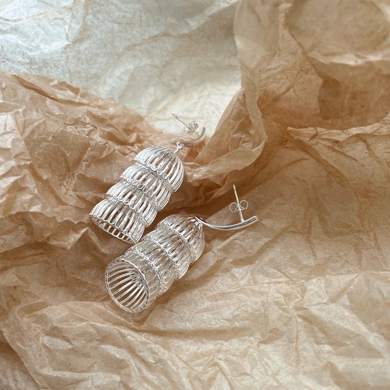 Pendientes de medusa de plata Pendientes de clip y alfiler Pendientes colgantes de plata elegantes hechos a mano