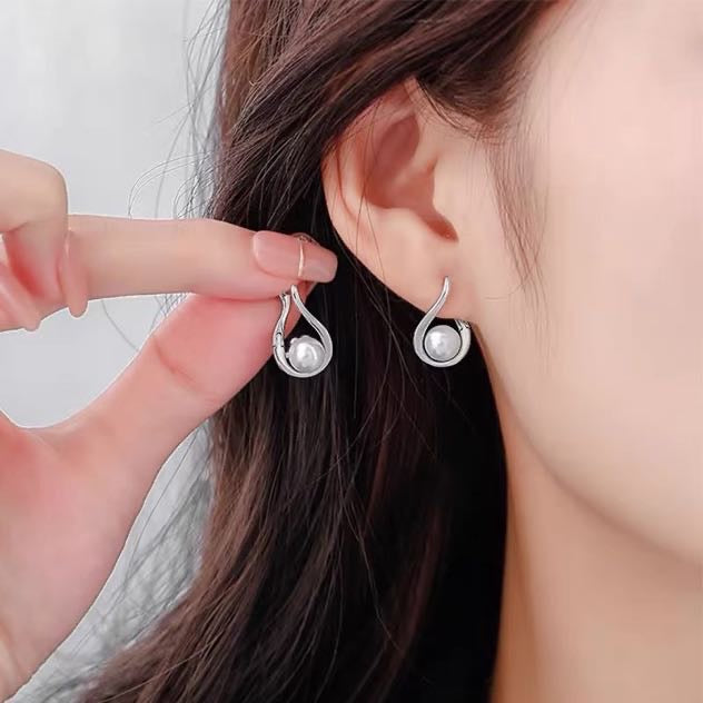 Twisted Freshwater Pearl Earrings | 8-9mm Real Pearl Drop Earrings with Sterling Silver Pin