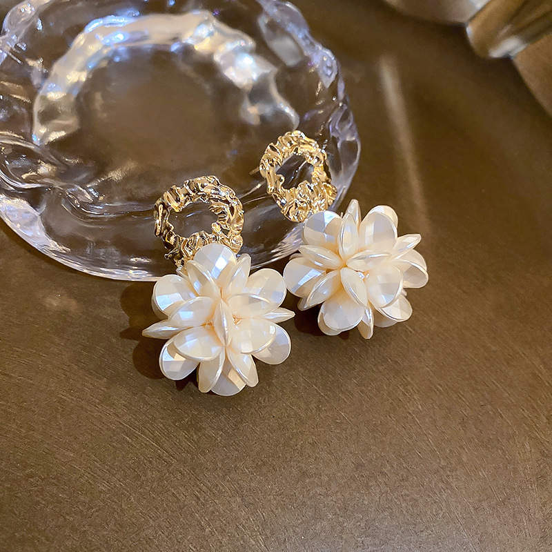 Flower Drop Earrings White Hydrangea Dangle Earrings with S925 Silver Pin