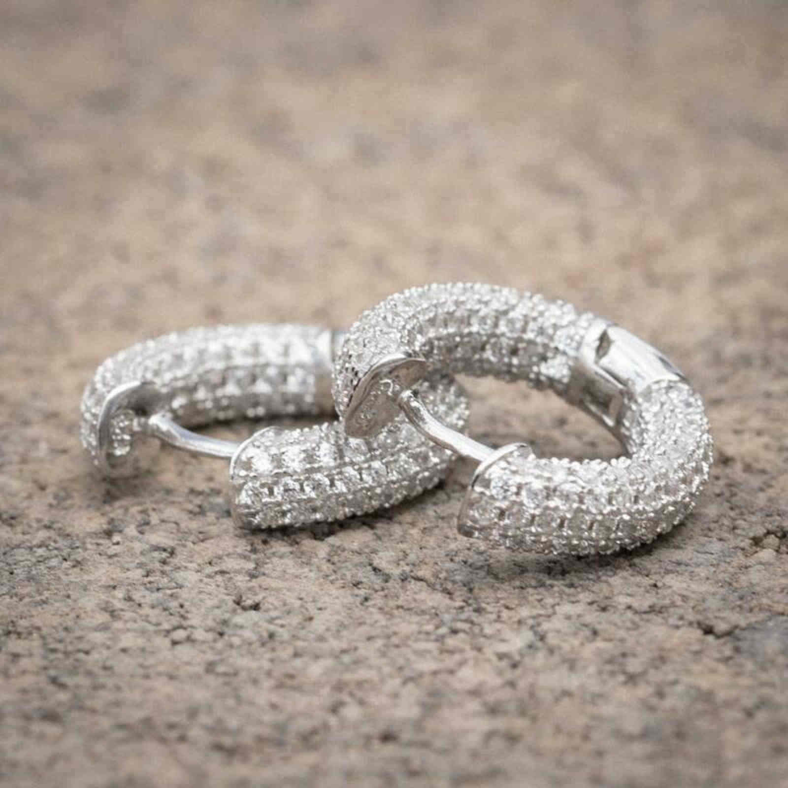 Chunky Hoop Earrings for Men Huggie Diamond Hip-Hop Earrings in Gold Silver and Rose Gold