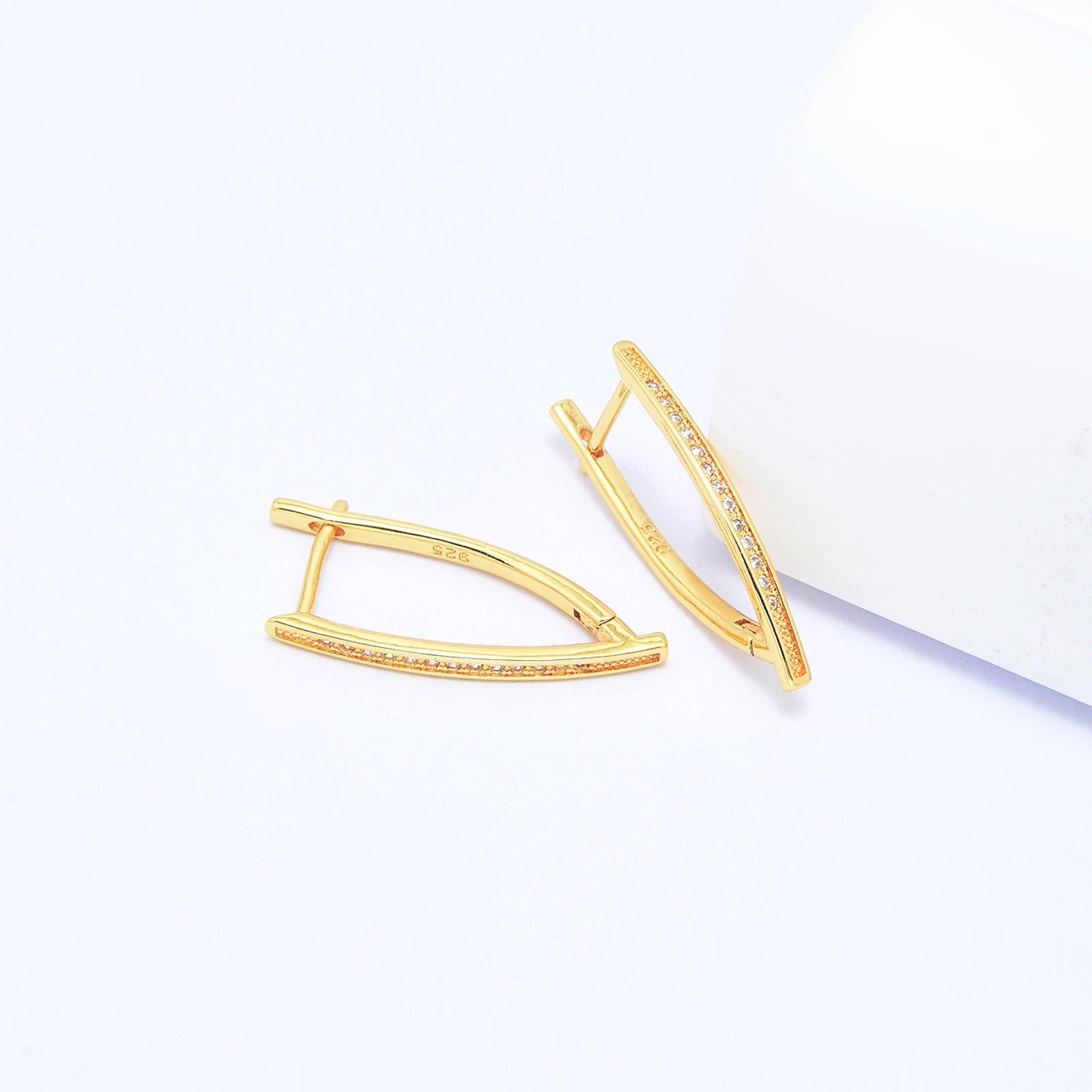 Pendientes de aro de diamantes de plata maciza S925 Pendientes de moda en forma de V de oro y plata