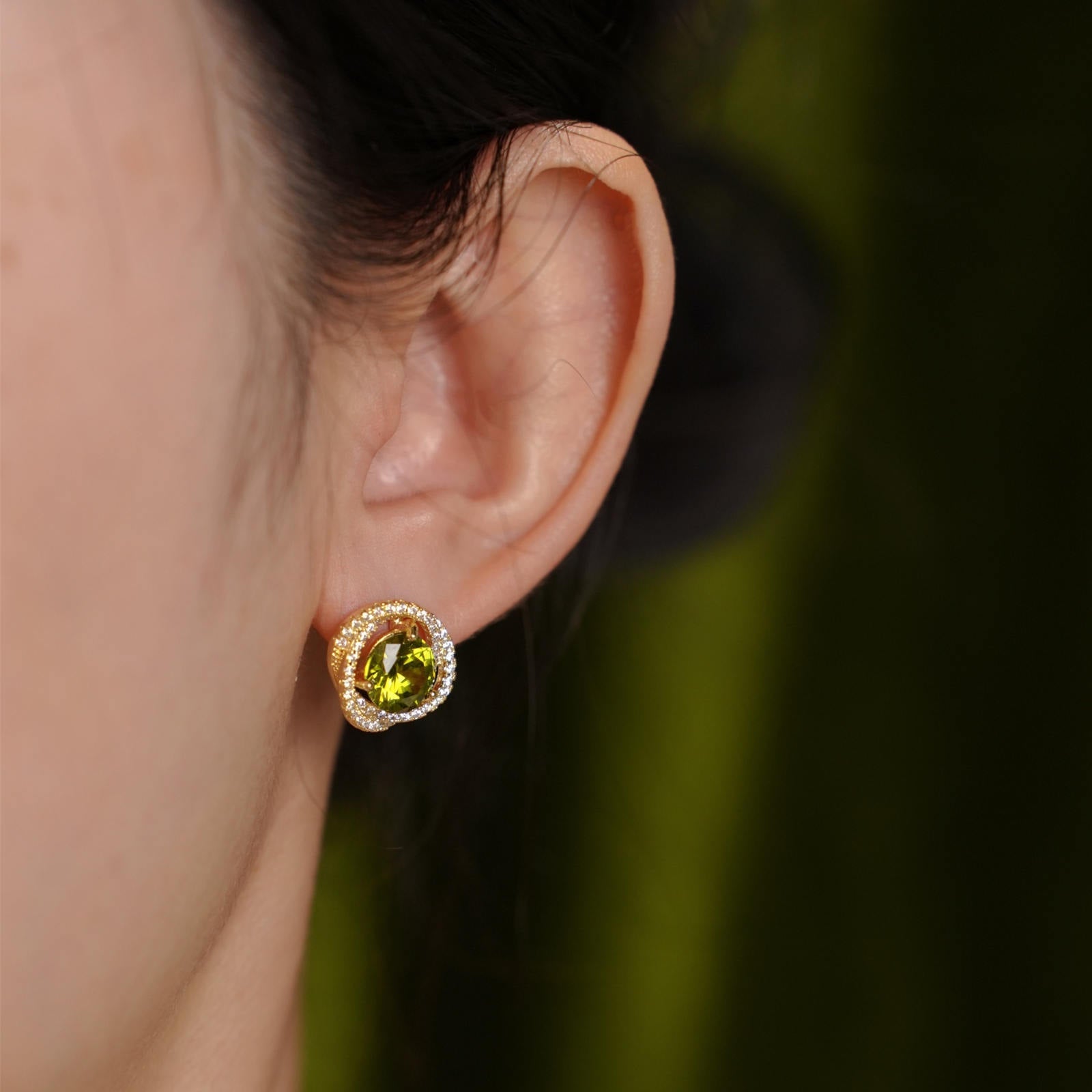 Pendientes de diamantes de imitación verdes Pendientes de aro de circonio con alfileres de plata S925