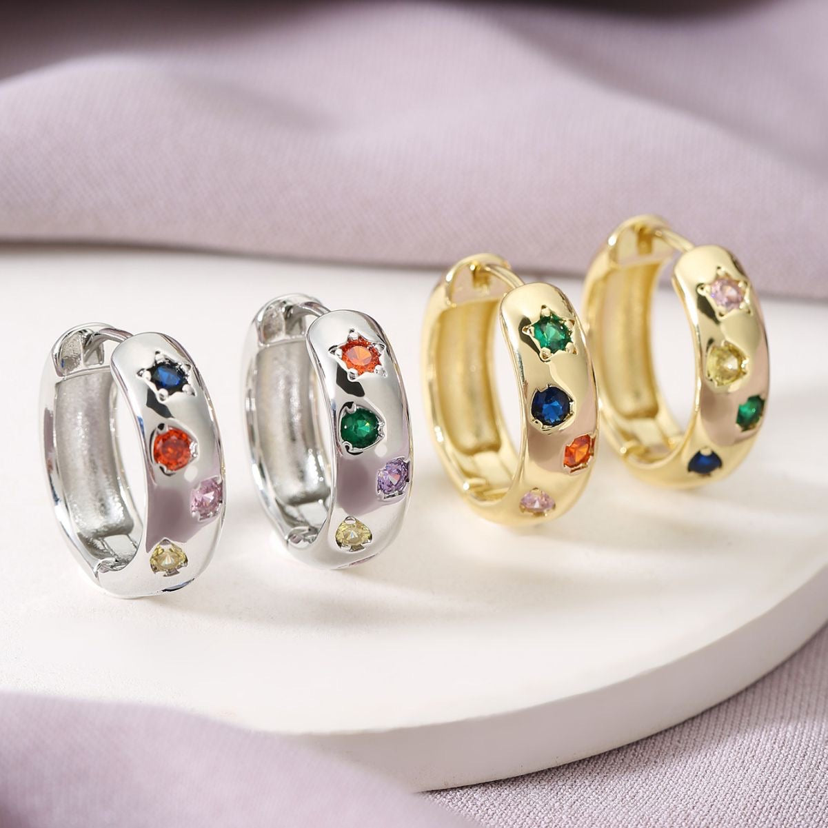 Petites boucles d'oreilles créoles en or Boucles d'oreilles créoles en cristal coloré avec broche plaquée or