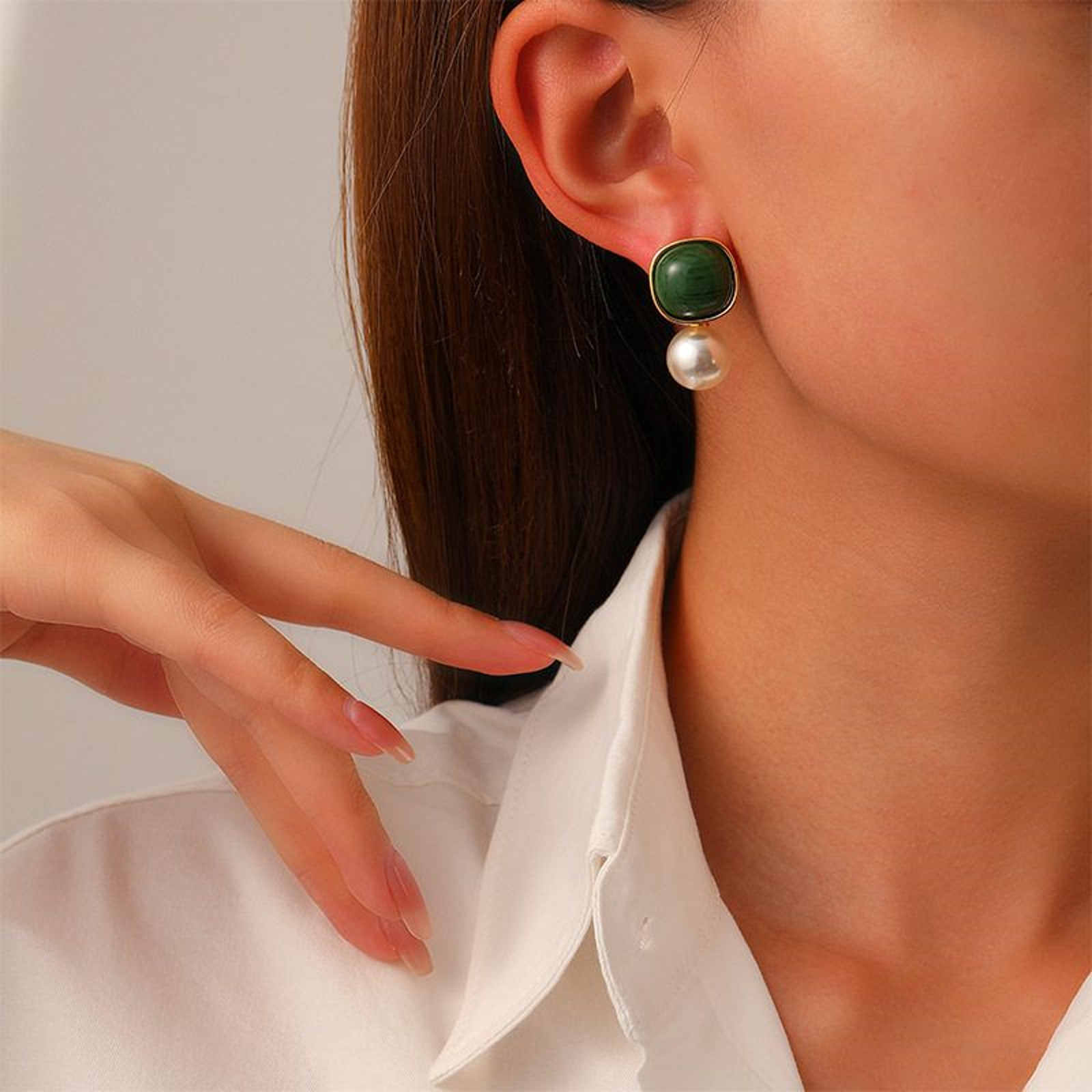Vintage Style Pearl Drop Earrings Classic Green with 10mm Pearl Earrings Silver Pin