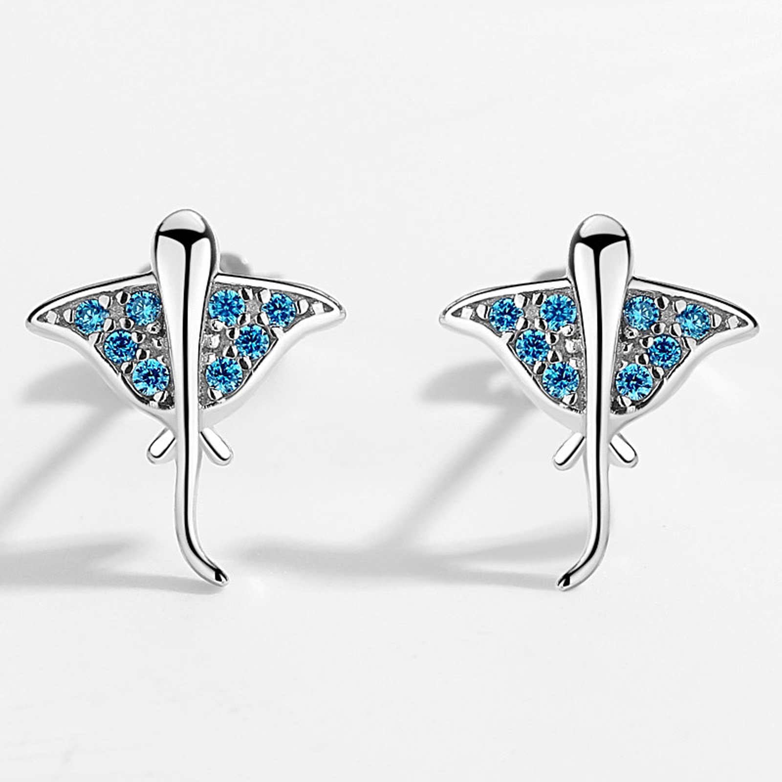 Pendientes lindos del perno prisionero de la ballena Pendientes azules del circonio para las mujeres con el perno de plata S925