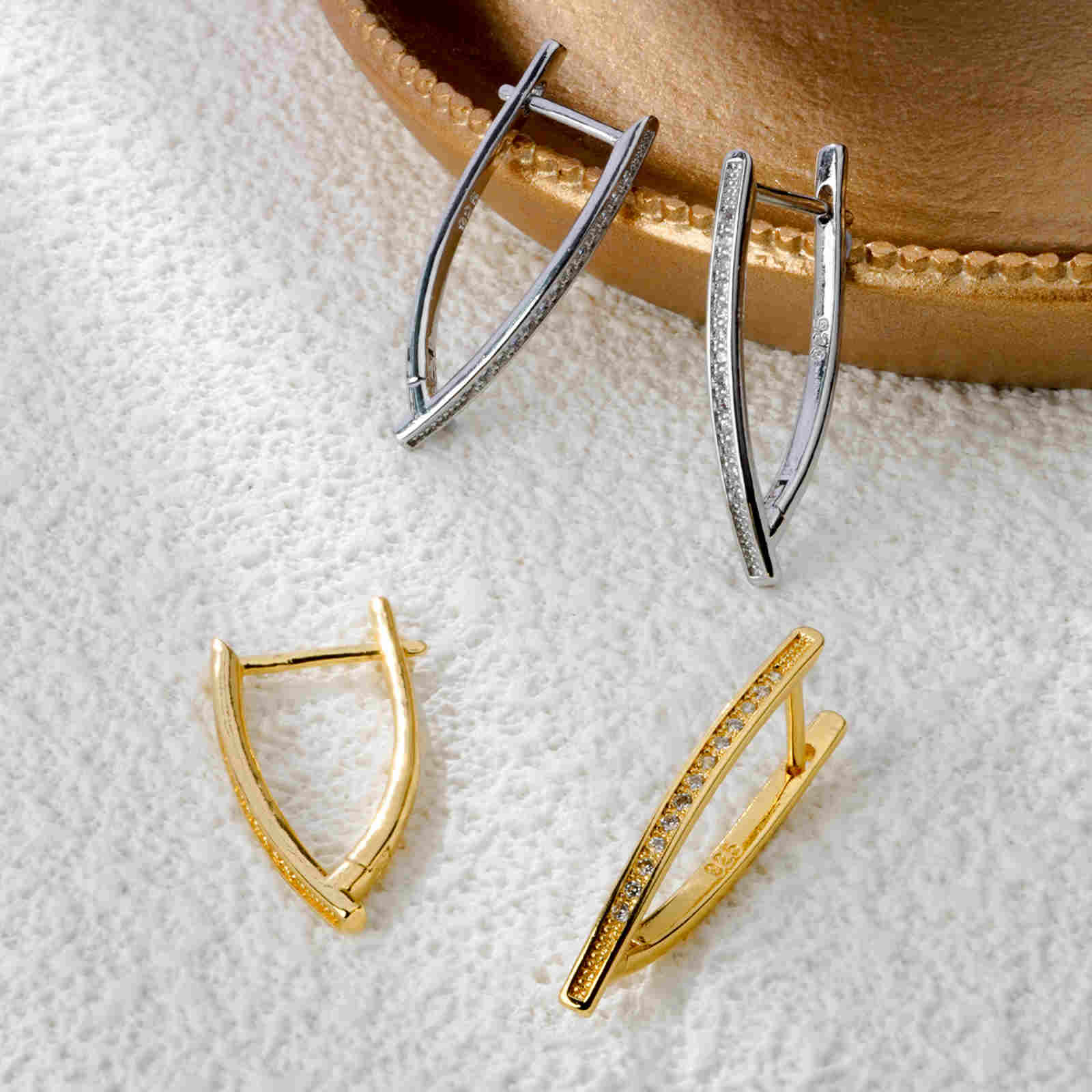 Pendientes de aro de diamantes de plata maciza S925 Pendientes de moda en forma de V de oro y plata