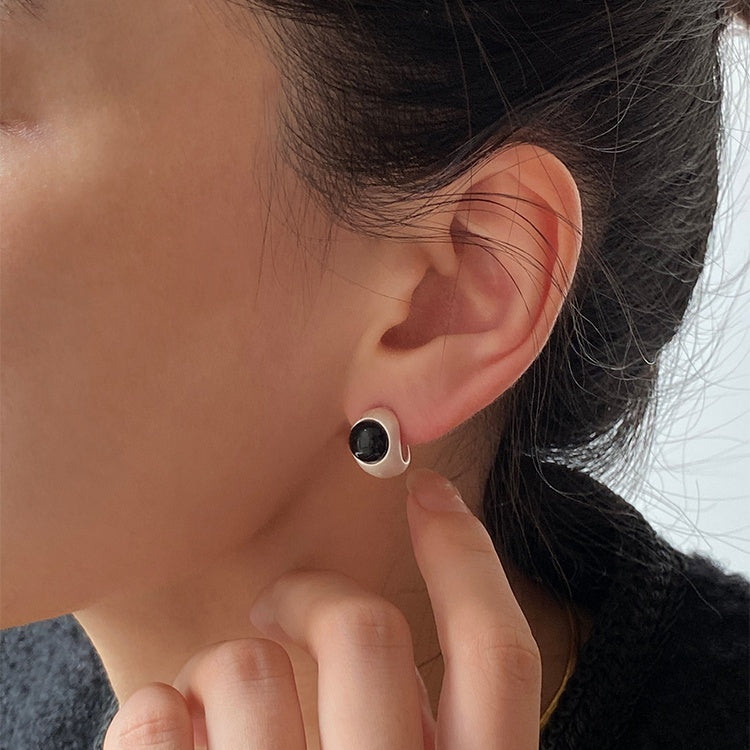 Designed Silver Hoop Earrings Chic Black Agate Silver Ear Hoops for Men and Women