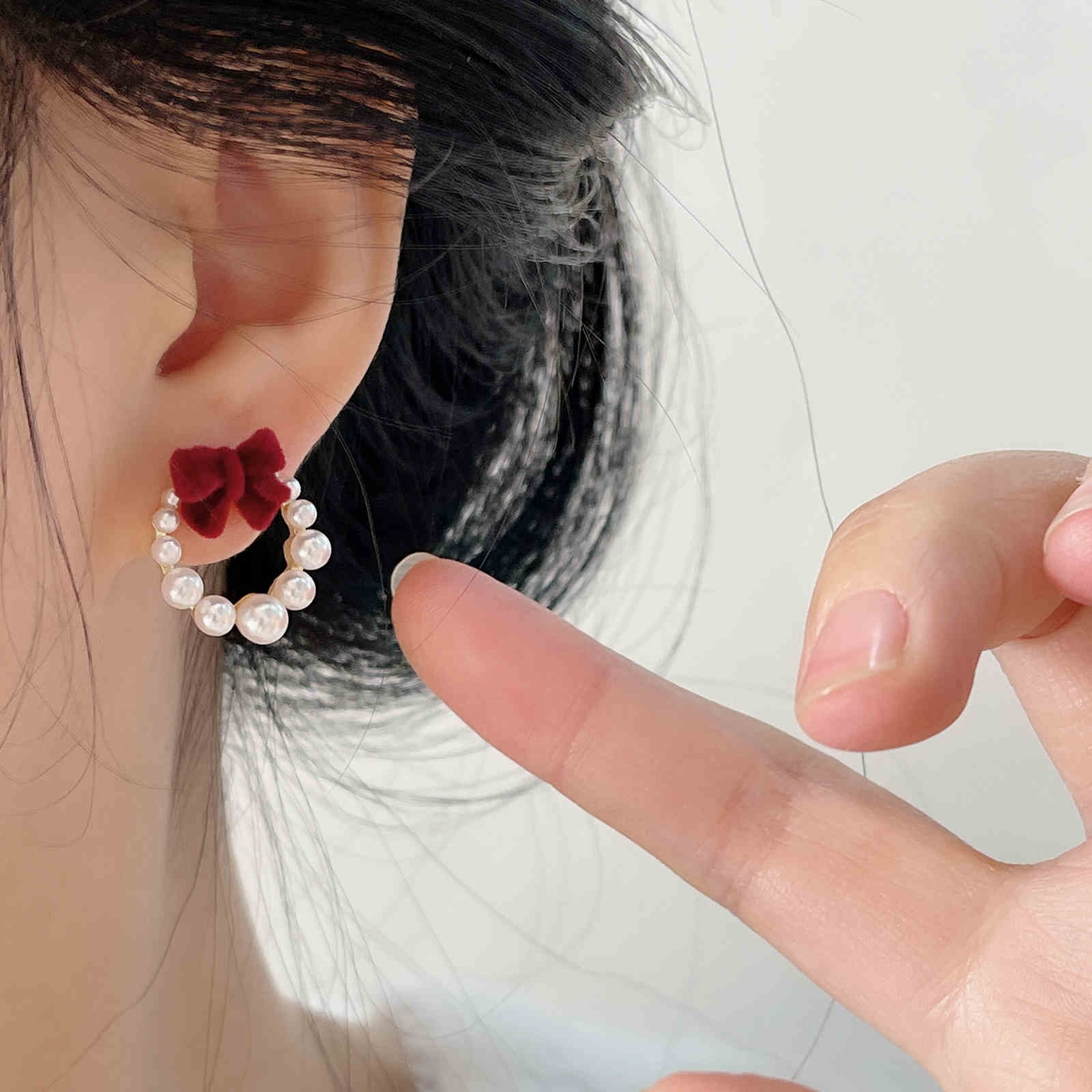 Xmas New Year Red Earrings Bow with Pearl Wreath Earring Studs with Silver Pin