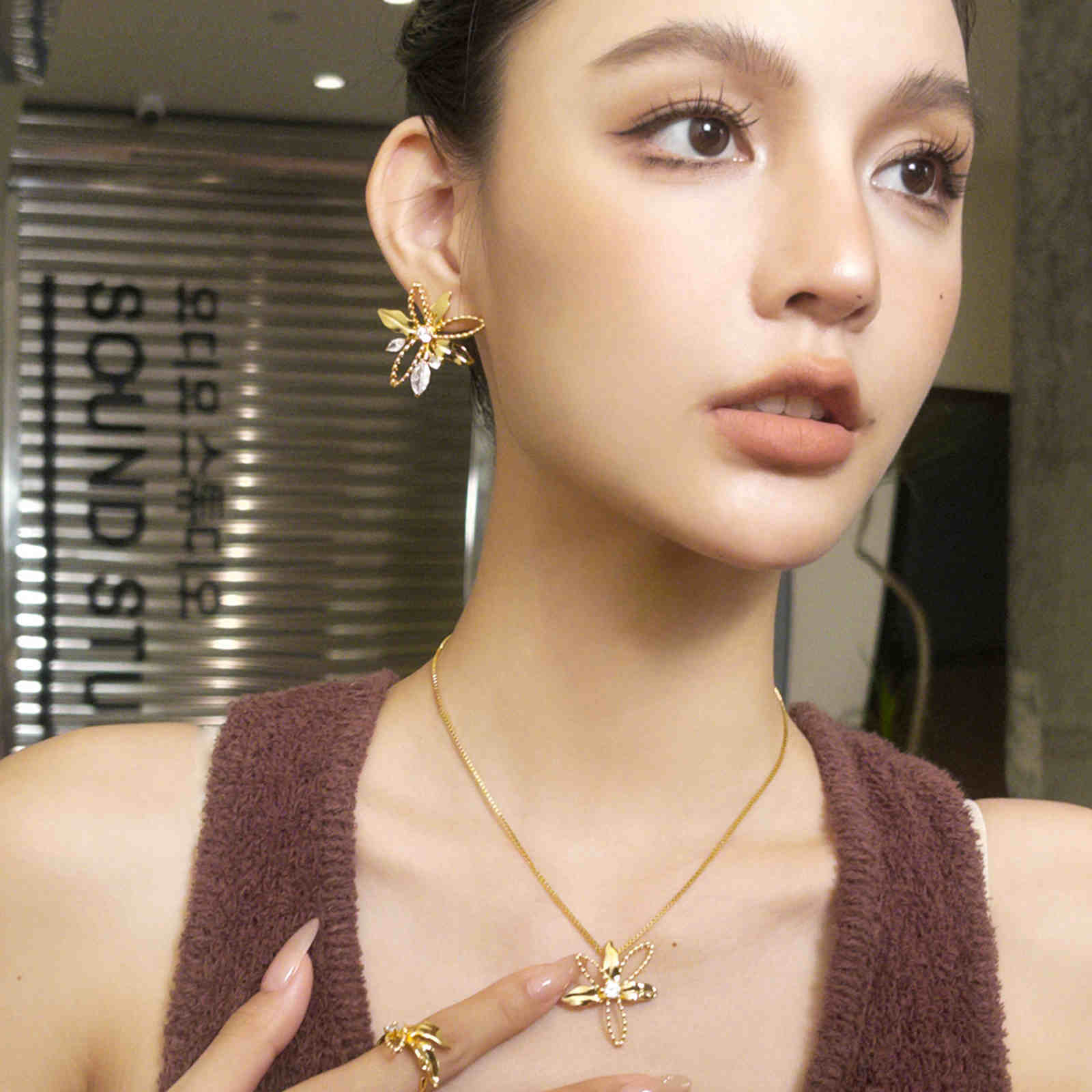 Gold Flower Stud Earrings Chic Crystal Lily Earrings Studs with S925 Silver Pin