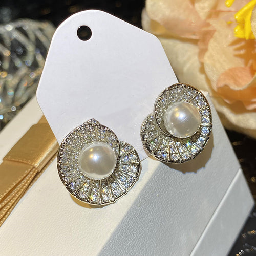 8MM White Pearl Stud Earrings Conch Vibe Diamond Earrings with S925 Silver Pin