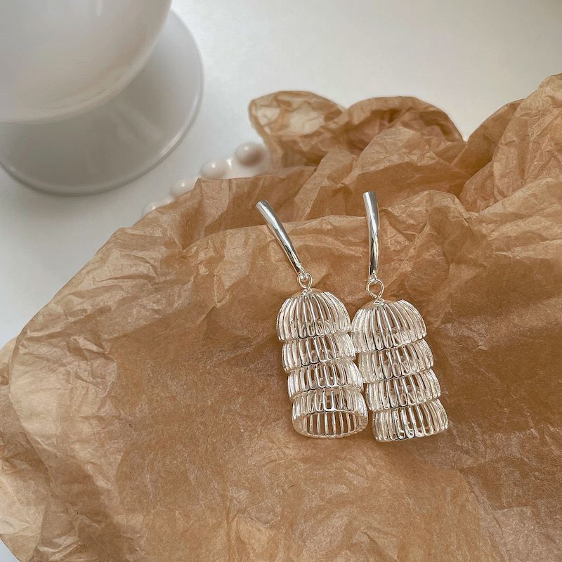 Pendientes de medusa de plata Pendientes de clip y alfiler Pendientes colgantes de plata elegantes hechos a mano