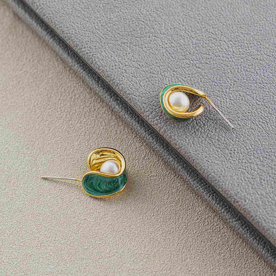 Aretes de perlas de agua dulce, aretes en forma de U de oro de 14 quilates con perlas blancas y pasador de plata