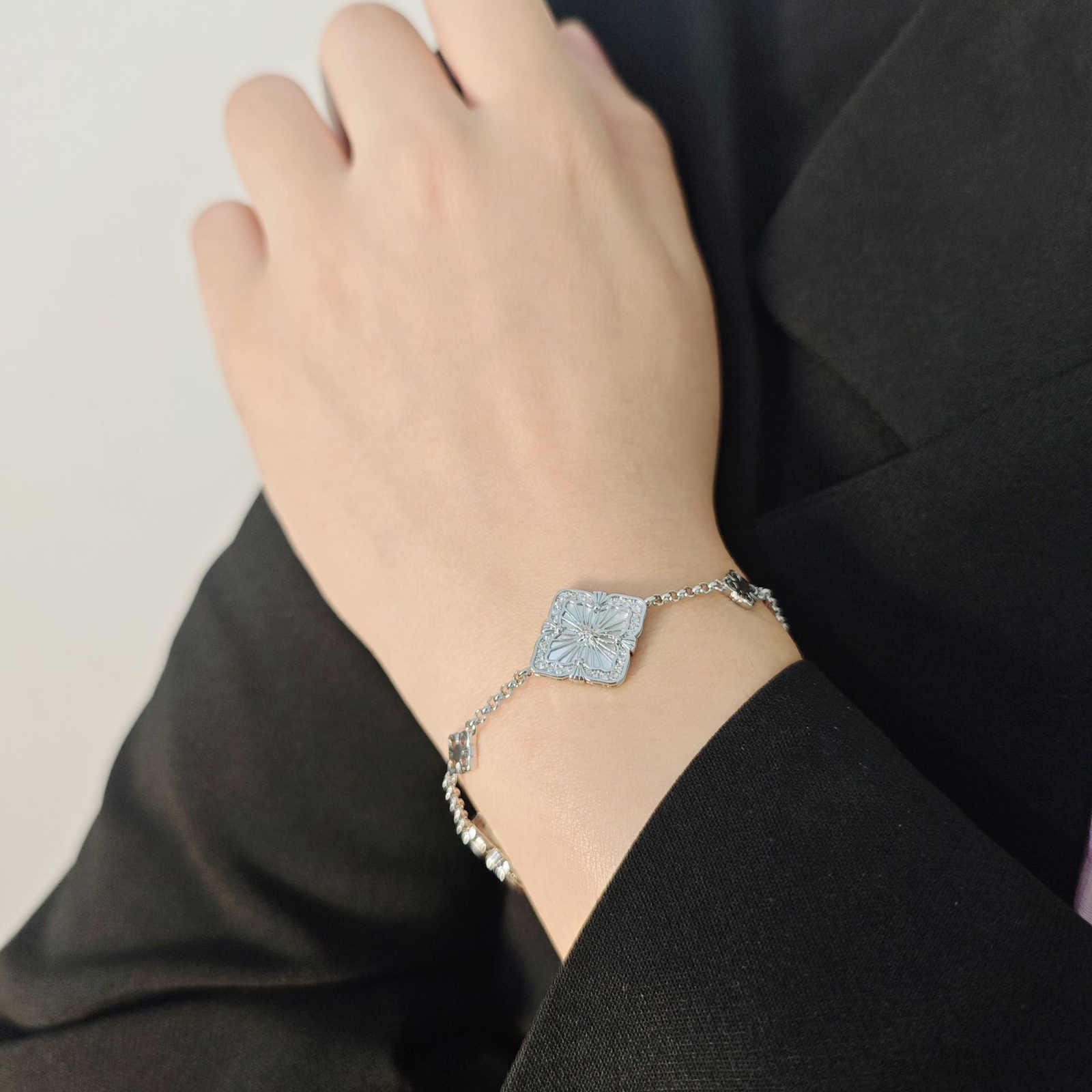 Crystal Clover Bracelets Luxury Style Gold Silver and Rose Gold Bracelet