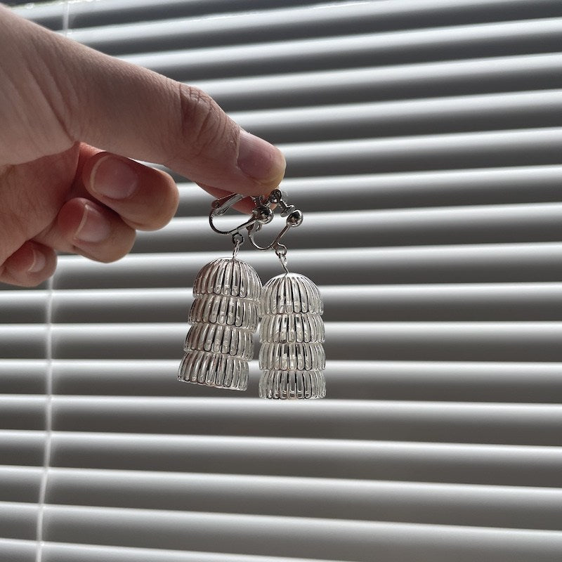 Pendientes de medusa de plata Pendientes de clip y alfiler Pendientes colgantes de plata elegantes hechos a mano