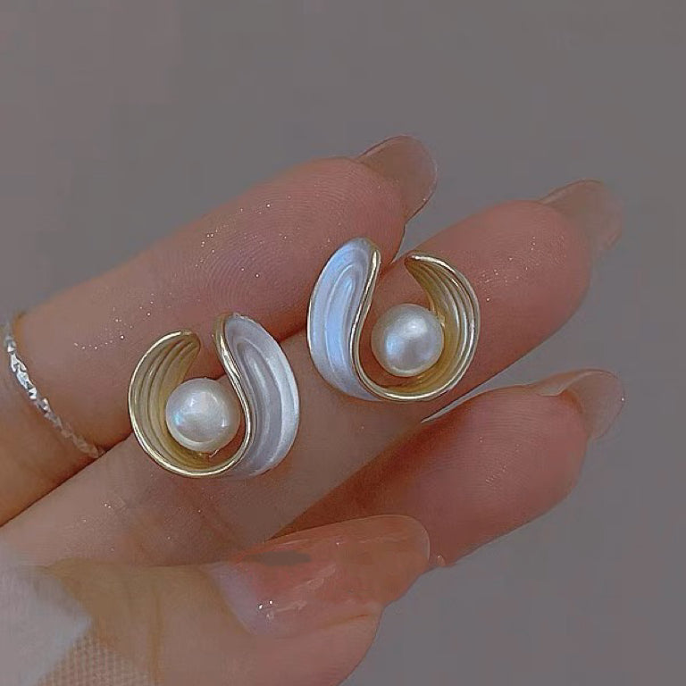 Aretes de perlas de agua dulce, aretes en forma de U de oro de 14 quilates con perlas blancas y pasador de plata