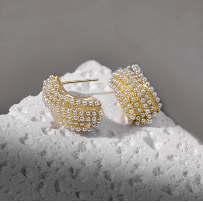 S Shape Pearl Earring Hoop Elegant Gold Pearl Earrings with Silver Pin