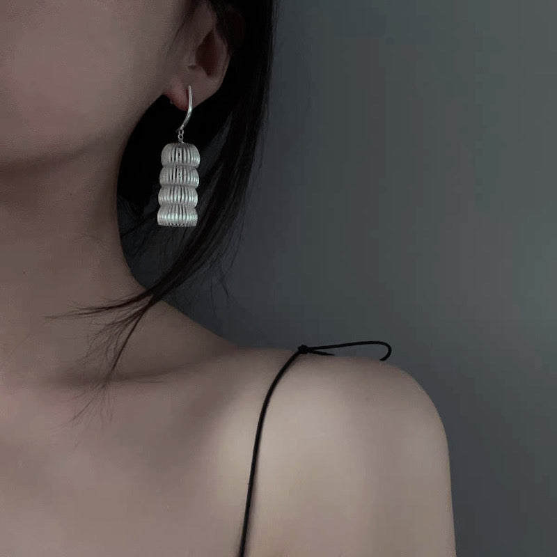 Pendientes de medusa de plata Pendientes de clip y alfiler Pendientes colgantes de plata elegantes hechos a mano