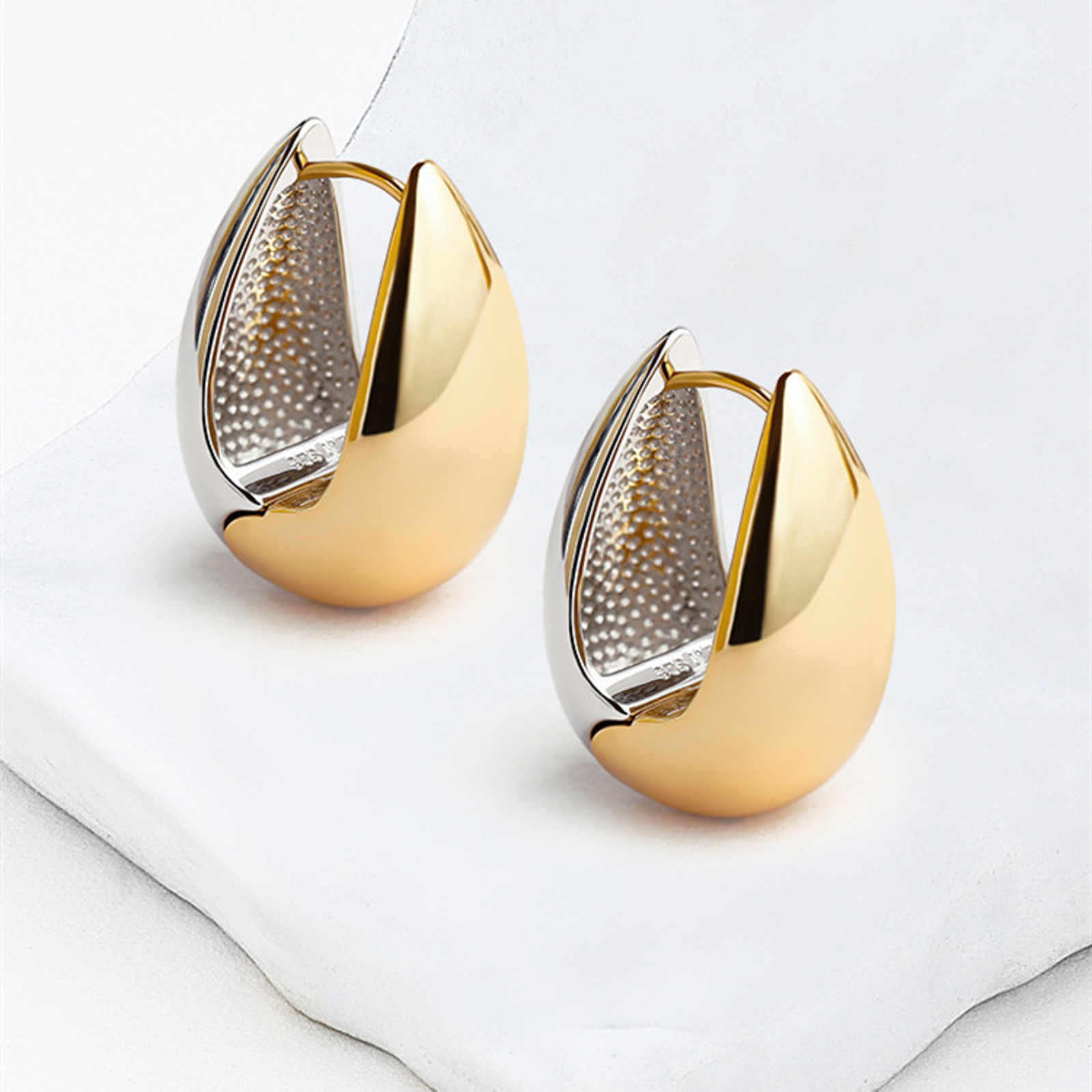 Aros gruesos mitad oro mitad plata, tamaño perfecto, con pasador de plata S925 (12 x 24 mm)