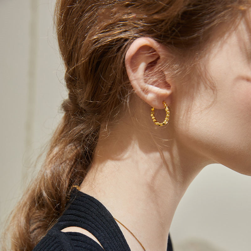 Boucles d'oreilles créoles en perles cubiques métalliques plaquées or 18 carats et argent