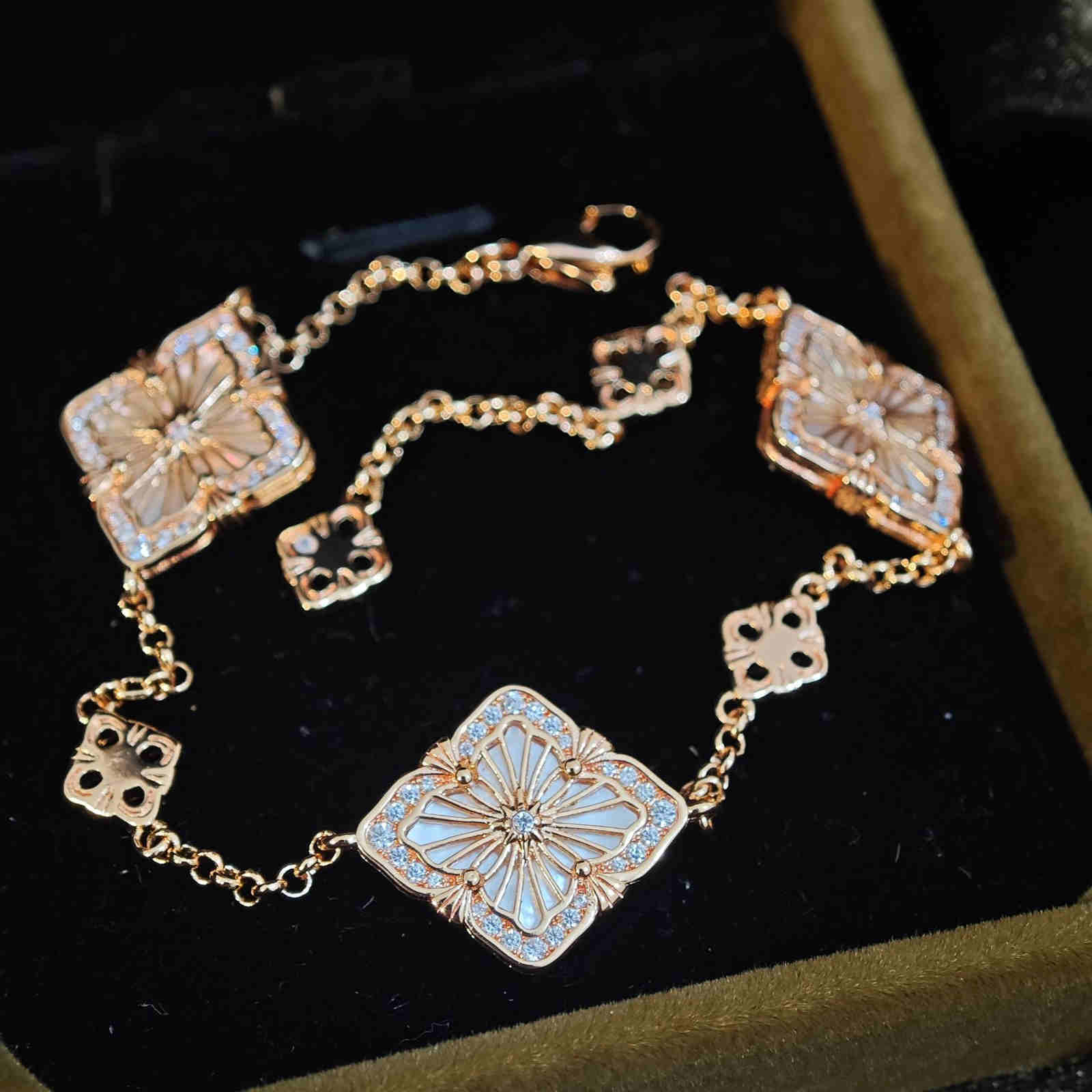 Crystal Clover Bracelets Luxury Style Gold Silver and Rose Gold Bracelet