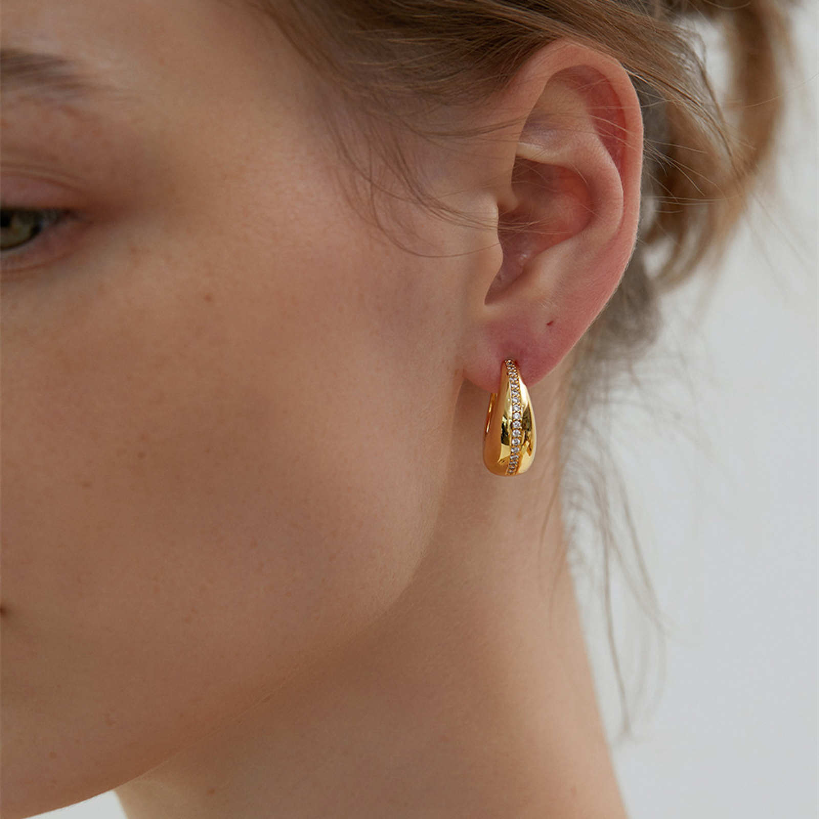 Pendientes de aro pequeños con línea de diamantes | Pendientes de aro de oro y plata | Aros gruesos con pasador S925