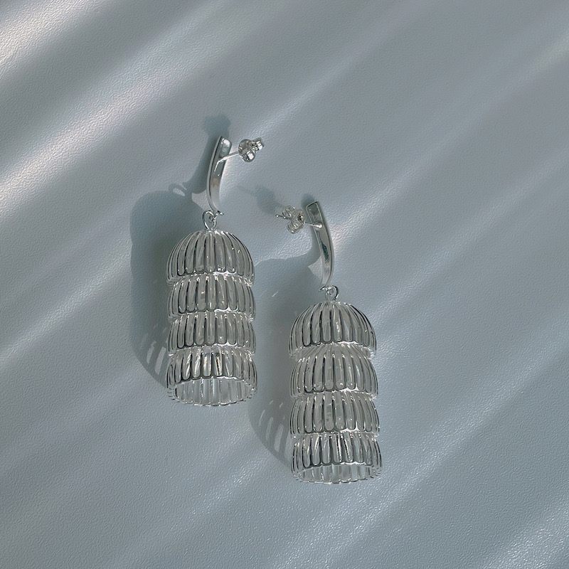 Pendientes de medusa de plata Pendientes de clip y alfiler Pendientes colgantes de plata elegantes hechos a mano