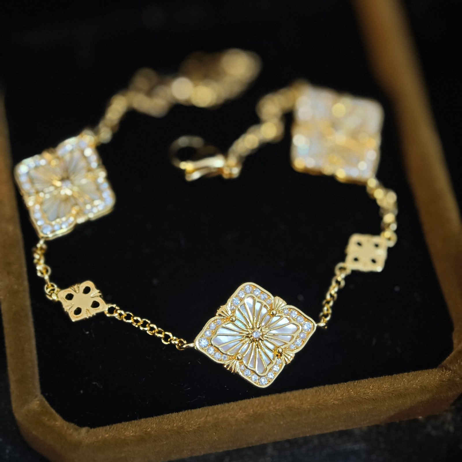 Crystal Clover Bracelets Luxury Style Gold Silver and Rose Gold Bracelet