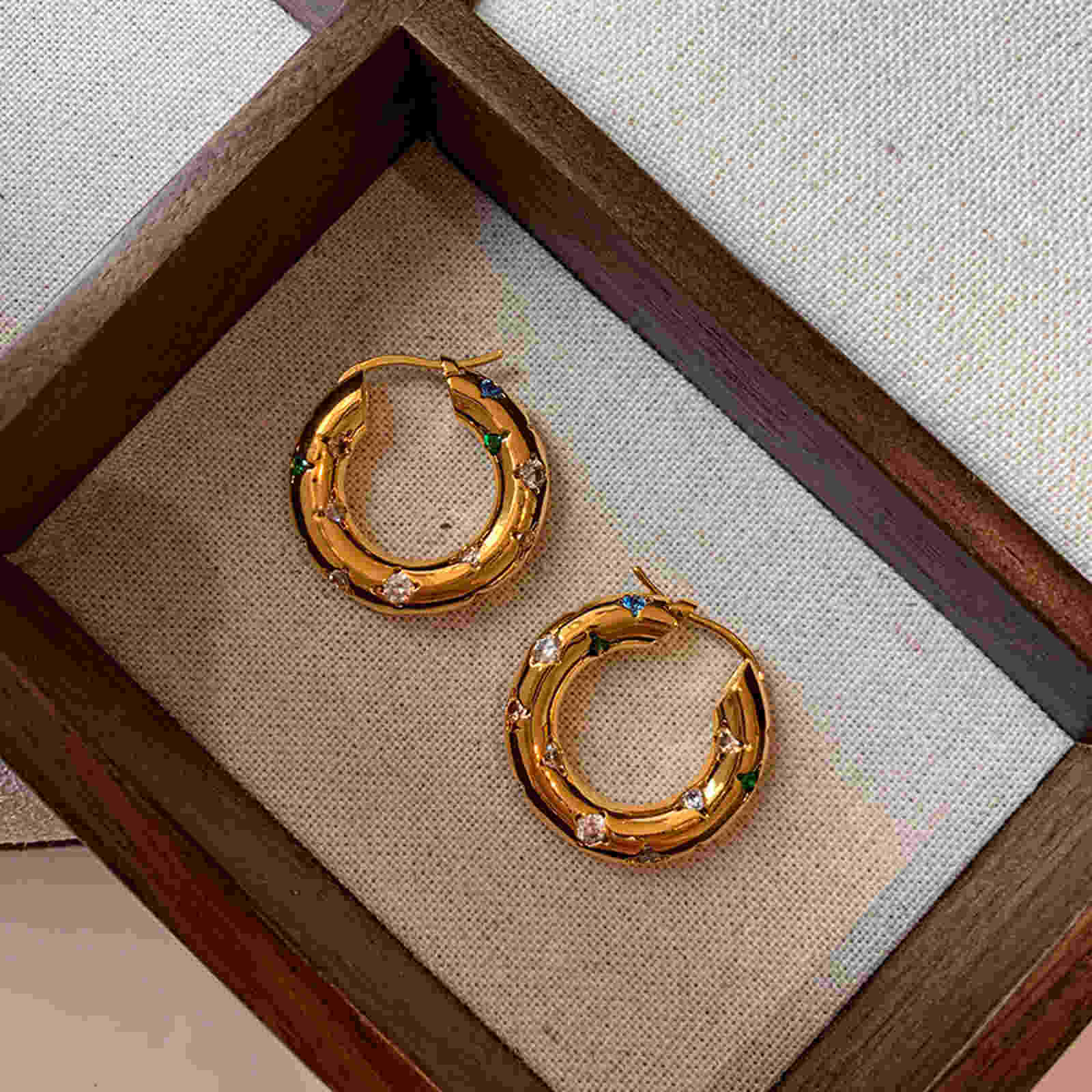 Boucles d'oreilles créoles épaisses en cristal doré avec épingle en argent