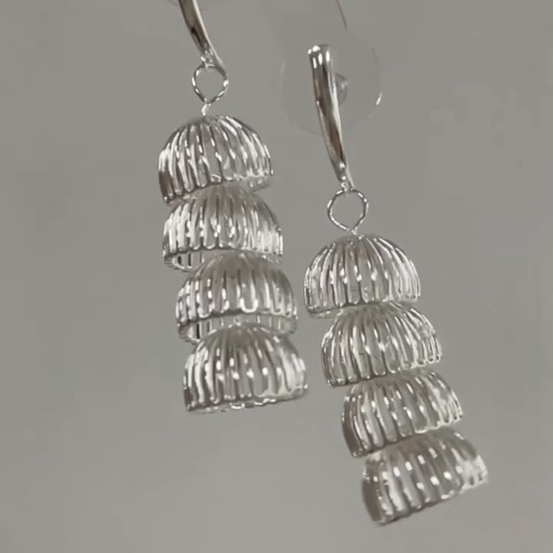 Pendientes de medusa de plata Pendientes de clip y alfiler Pendientes colgantes de plata elegantes hechos a mano