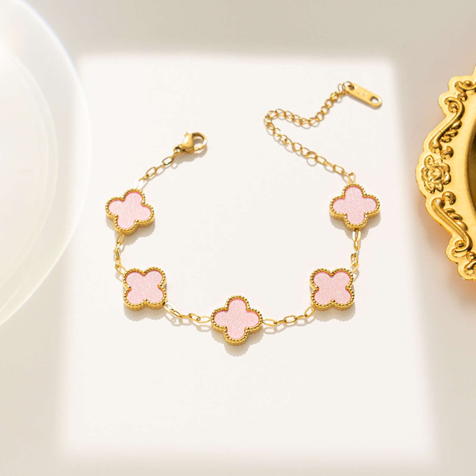 Collar y pulseras de trébol de cuatro hojas con cadena chapada en oro de 14 quilates