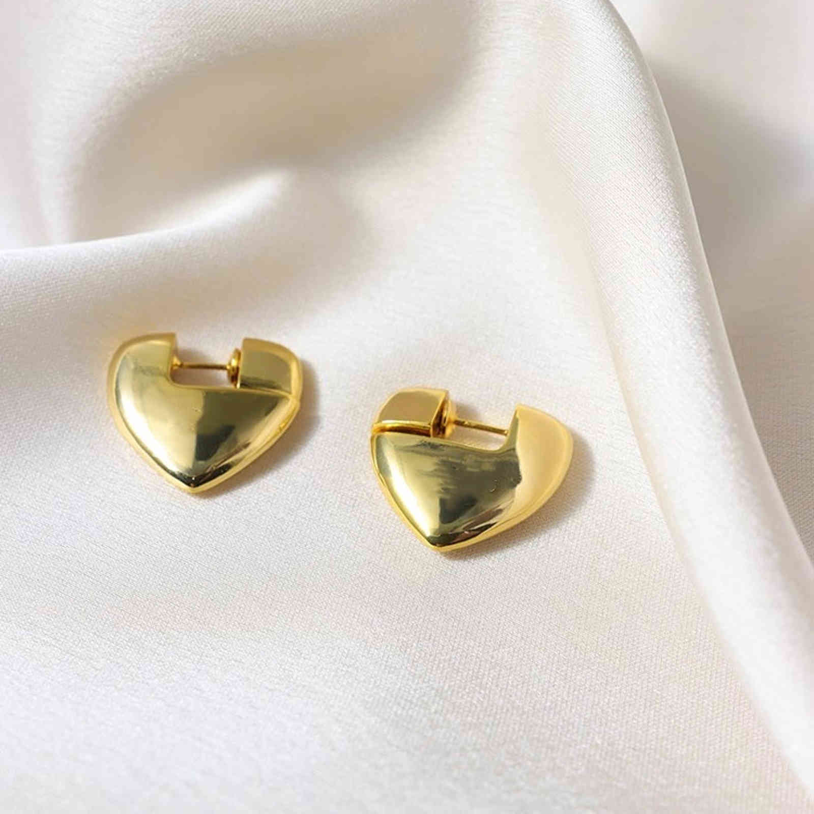 Chunky Gold Earrings Heart Shaped 18K Gold Hoop Earrings with Silver Pin
