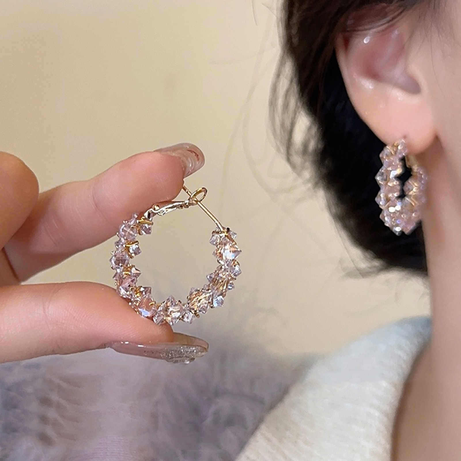Grandes boucles d'oreilles créoles en cristal et diamants scintillants avec broches en argent S925