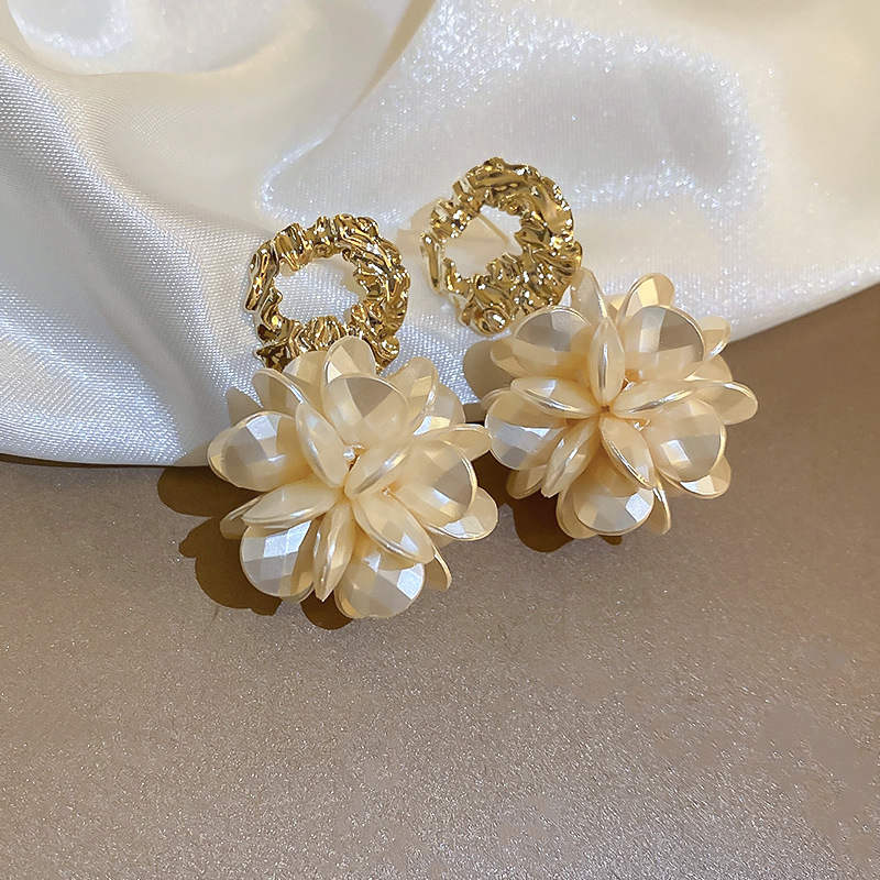 Flower Drop Earrings White Hydrangea Dangle Earrings with S925 Silver Pin