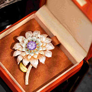 Luxury Daisy Brooch Pin Crystal Flower Brooches for Women