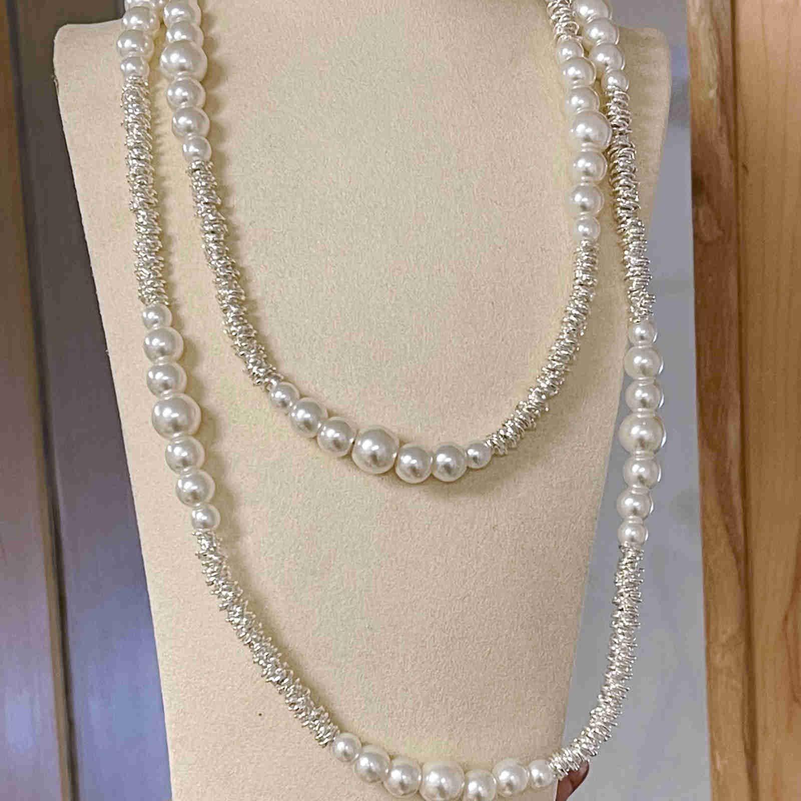 100cm Long Shell Pearl Necklace with Shiny Shattered Silver Design A Lady's Must-Have