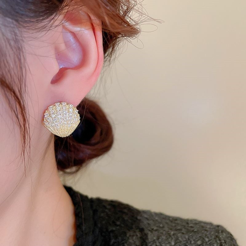 Pendientes de concha de mar de oro amarillo Pendientes de concha de vieira de circón Joyería chapada en oro de 14 quilates