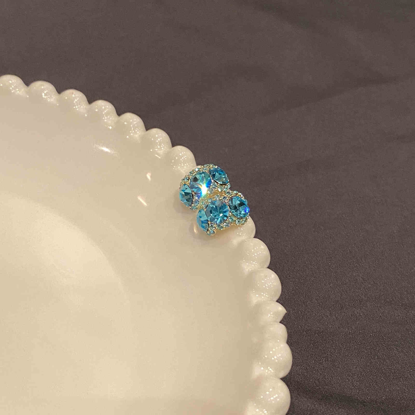 Pendientes de circonita azul Pendientes de diamantes brillantes con pasadores de plata S925